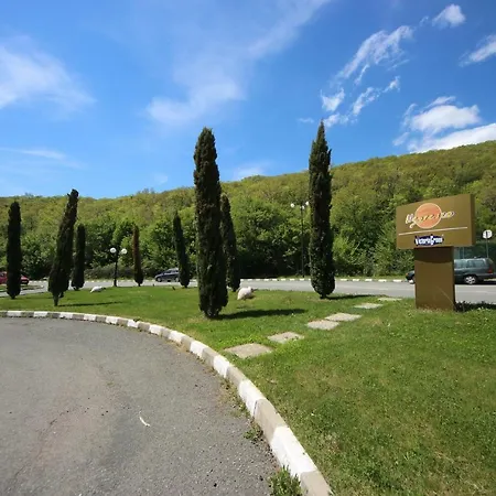 Menada Negresco Elenite